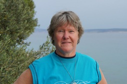 Britt-Marie, Wind Song Coyote
